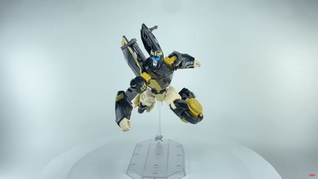 Image Of The Legacy Evolution Animated Prowl Figure  (19 of 25)